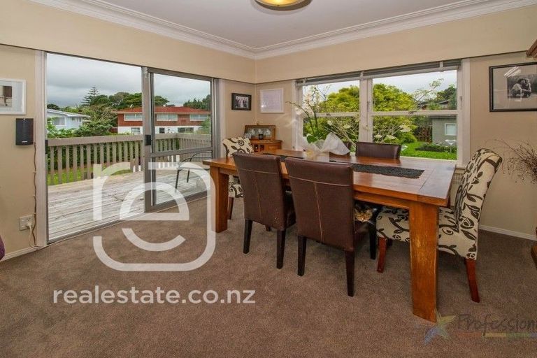 Photo of property in 7 Iorangi Place, Hillpark, Auckland, 2102