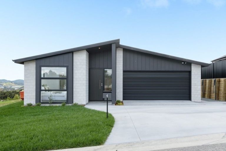 Photo of property in 4 Hera Lane, Pyes Pa, Tauranga, 3112