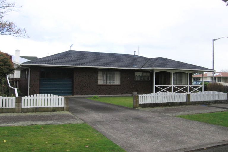 Photo of property in 2 Alan Street, Palmerston North, 4414