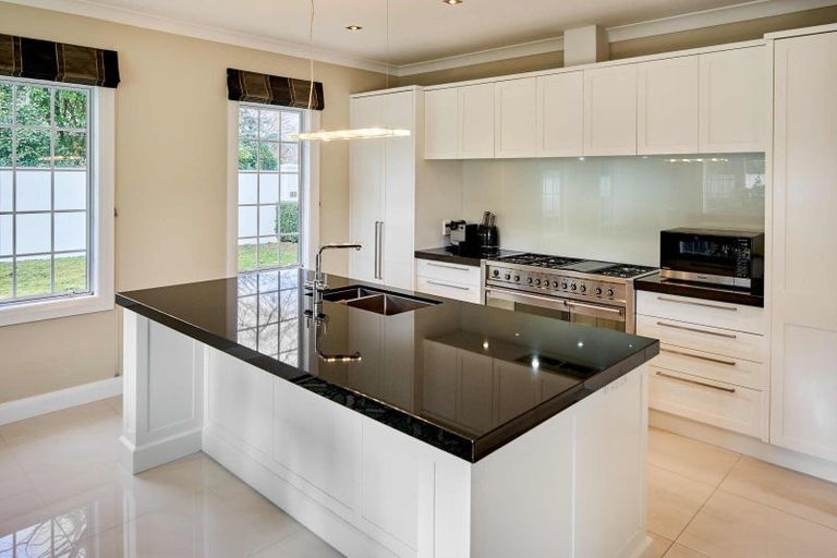 Photo of property in 2 Blundell Way, Heretaunga, Upper Hutt, 5018