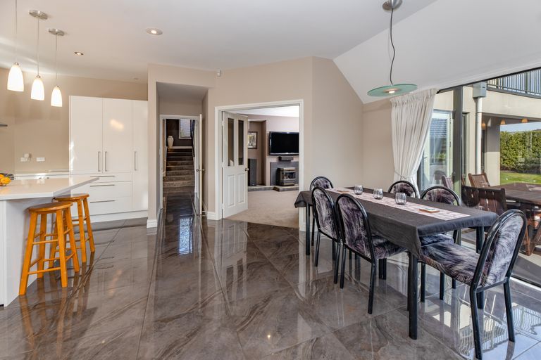 Photo of property in 16 Broadhaven Avenue, Parklands, Christchurch, 8083