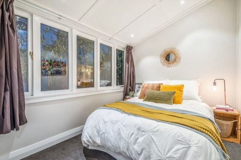 Photo of property in 2/221 Onewa Road, Birkenhead, Auckland, 0626