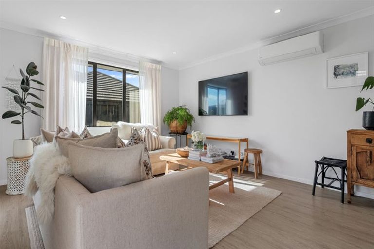 Photo of property in 8 Kaiora Drive, Papamoa Beach, Papamoa, 3118