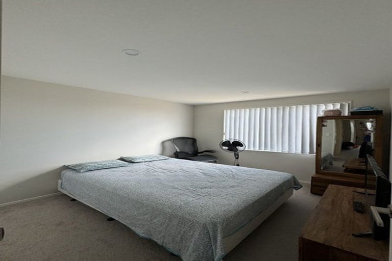 Photo of property in 16b Hollowout Street, Takanini, 2112