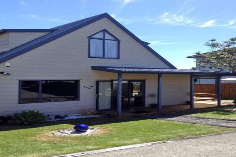 Photo of property in 2/274 Rangatira Road, Beach Haven, Auckland, 0626