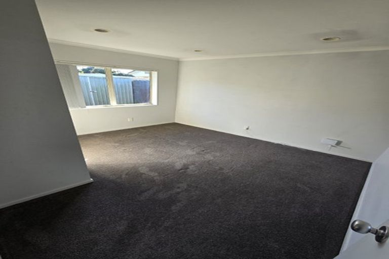 Photo of property in 27 Emmerdale Avenue, Papakura, 2110
