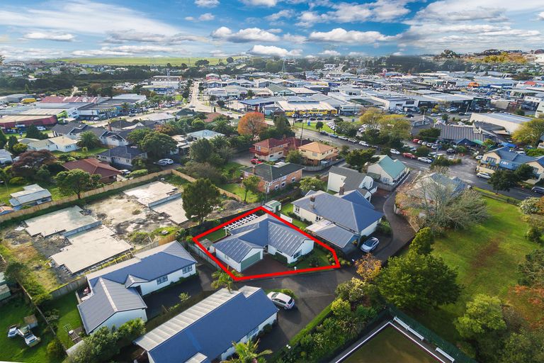 Photo of property in 54d Delta Avenue, New Lynn, Auckland, 0600