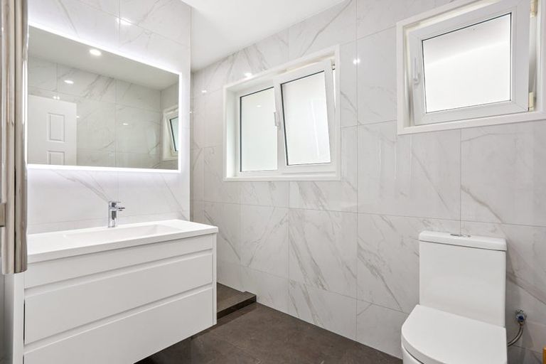 Photo of property in 43 Mcclintock Road, Massey, Auckland, 0614