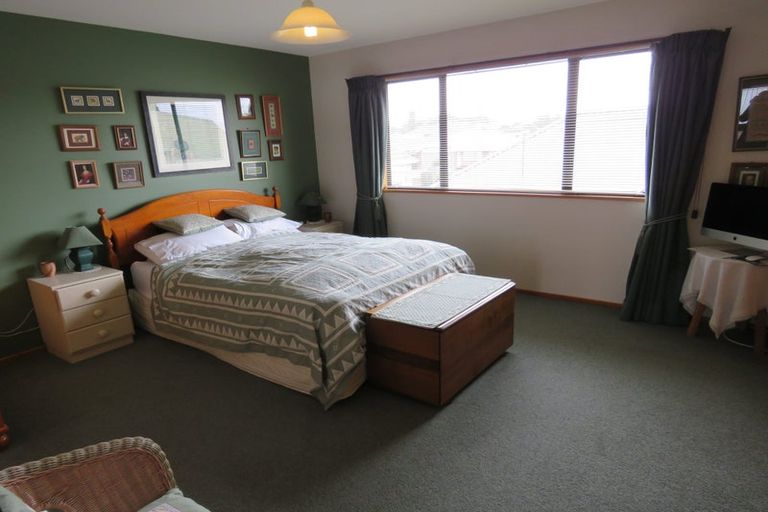 Photo of property in 2/7 Derenzy Place, Avonhead, Christchurch, 8042