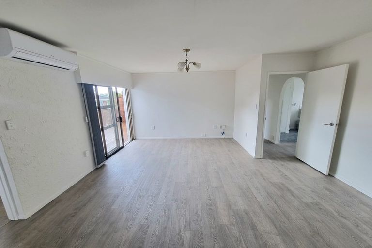 Photo of property in 1/177 Forrest Hill Road, Forrest Hill, Auckland, 0620