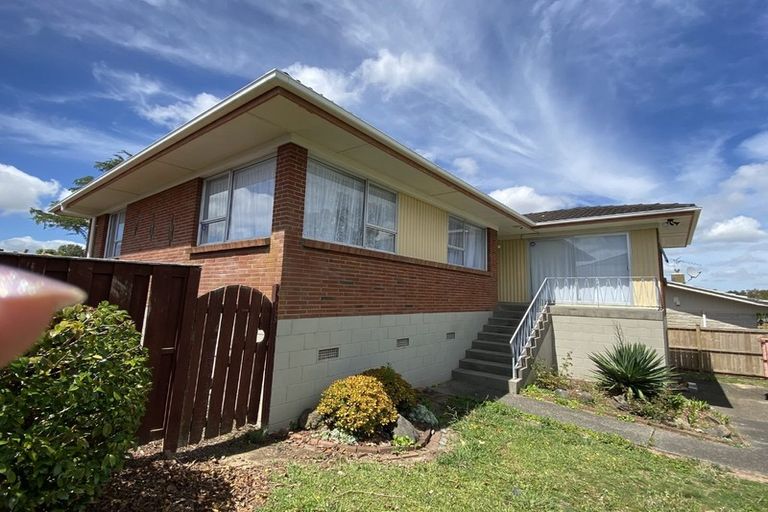 Photo of property in 72 Botany Road, Botany Downs, Auckland, 2010