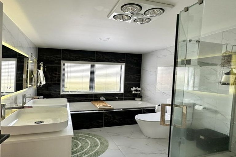 Photo of property in 24 Matahae Drive, Flat Bush, Auckland, 2019