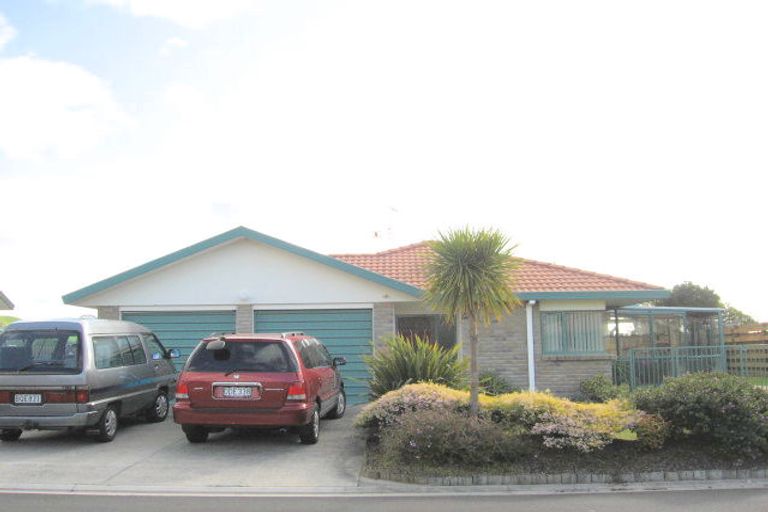 Photo of property in 12 Checketts Place, Papamoa Beach, Papamoa, 3118
