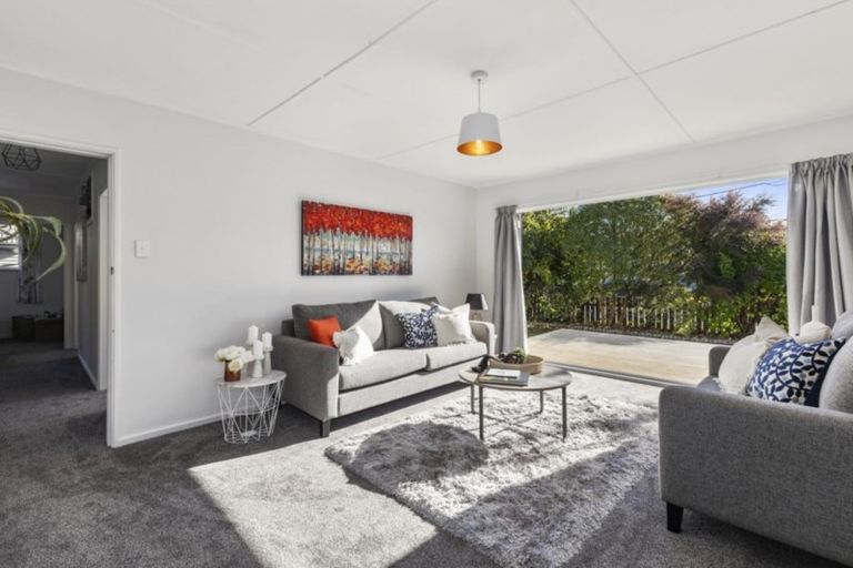 Photo of property in 2 Kowhai Street, Naenae, Lower Hutt, 5011