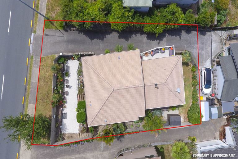 Photo of property in 1/272 Glamorgan Drive, Northcross, Auckland, 0630