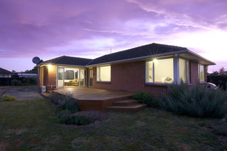 Photo of property in 25 Fairmont Place, Hornby, Christchurch, 8042