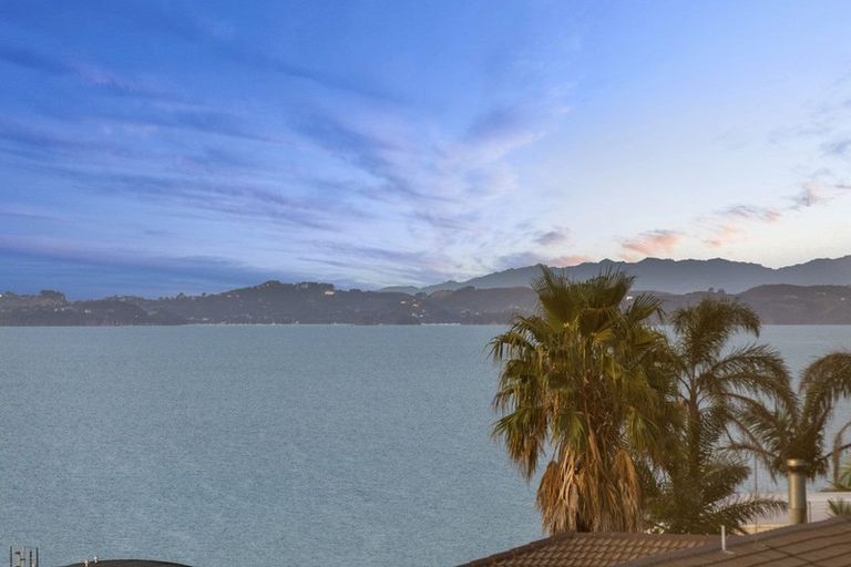 Photo of property in 16 Island View Terrace, Cockle Bay, Auckland, 2014