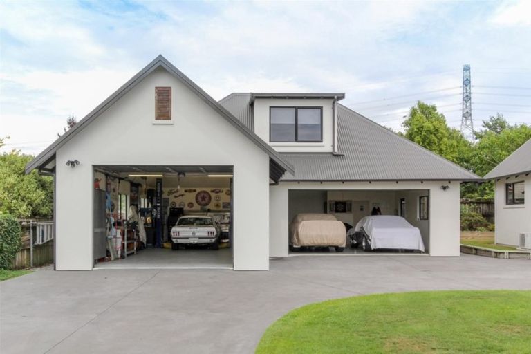 Photo of property in 61 Shelter Grove, Frankleigh Park, New Plymouth, 4310