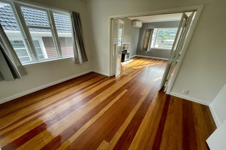 Photo of property in 46 Hinau Street, Tawa, Wellington, 5028