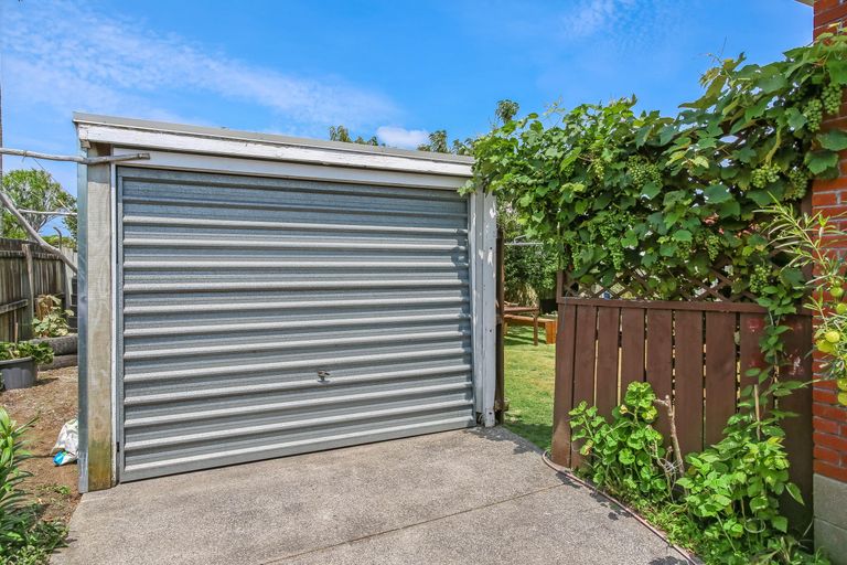 Photo of property in 2/101a Clevedon Road, Papakura, 2110