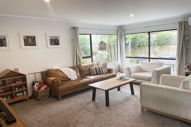 Photo of property in 1/38 Kaipatiki Road, Glenfield, Auckland, 0629