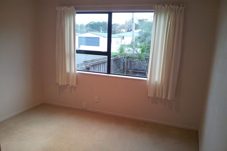 Photo of property in 1/160 Nile Road, Milford, Auckland, 0620