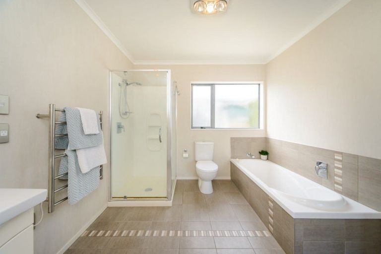 Photo of property in 3a Angelina Way, Kelvin Grove, Palmerston North, 4414