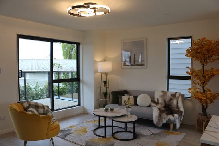 Photo of property in 21d Laura Street, Kelston, Auckland, 0602