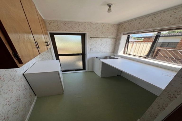 Photo of property in 2 Empire Road, Orewa, 0931