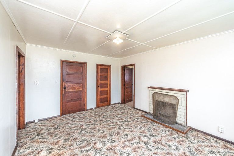 Photo of property in 31 Wilson Street, Waverley, 4510