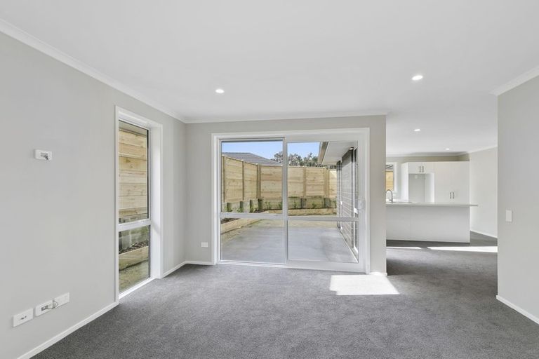 Photo of property in 8 Martingale Drive, Whitby, Porirua, 5024