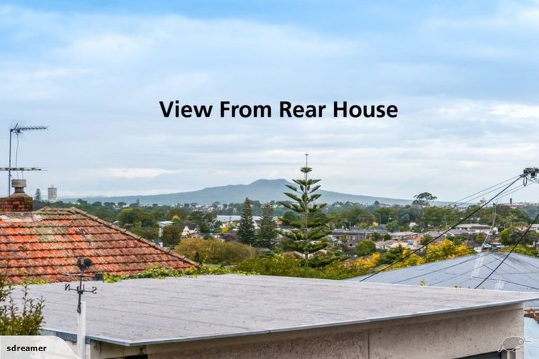 Photo of property in 39a Forrest Hill Road, Milford, Auckland, 0620