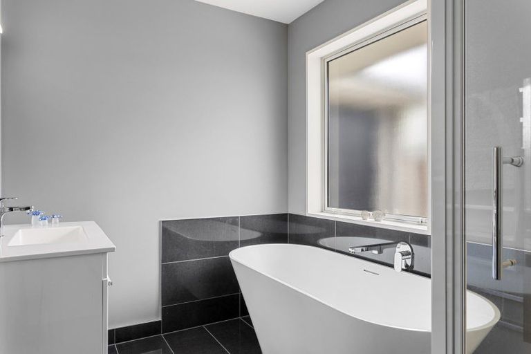 Photo of property in 8 Beech Drive, Rangiora, 7400