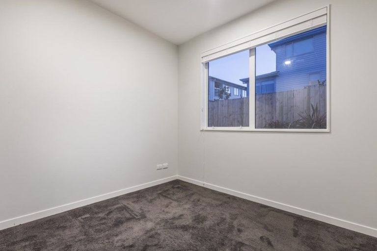 Photo of property in 8 Taraire Place, Orewa, 0931