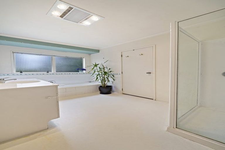 Photo of property in 8a Sandspit Road, Waiuku, 2123