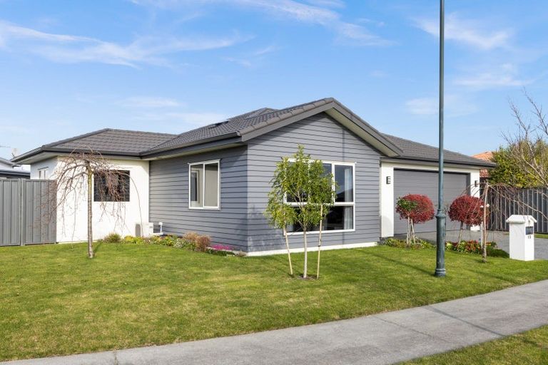 Photo of property in 12 Rotoiti Way, Poraiti, Napier, 4112