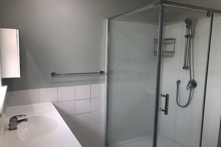 Photo of property in 23 Verbena Road, Birkdale, Auckland, 0626