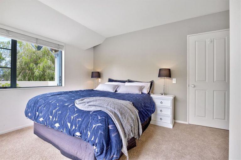 Photo of property in 31 Oakwood Grove, Eastern Beach, Auckland, 2012