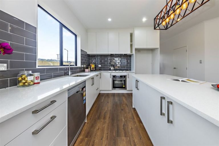 Photo of property in 3 Paripari Street, Flat Bush, Auckland, 2019