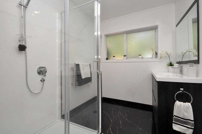 Photo of property in 1/29 Wallace Road, Mangere Bridge, Auckland, 2022