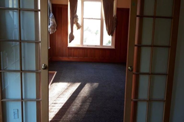 Photo of property in 27 Avonhead Road, Avonhead, Christchurch, 8042