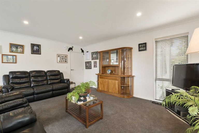 Photo of property in 1/37 Aberfoyle Place, Parklands, Christchurch, 8083