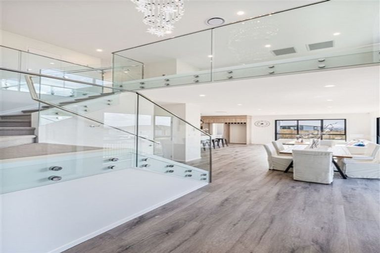 Photo of property in 1 Aklander Rise, Flat Bush, Auckland, 2019