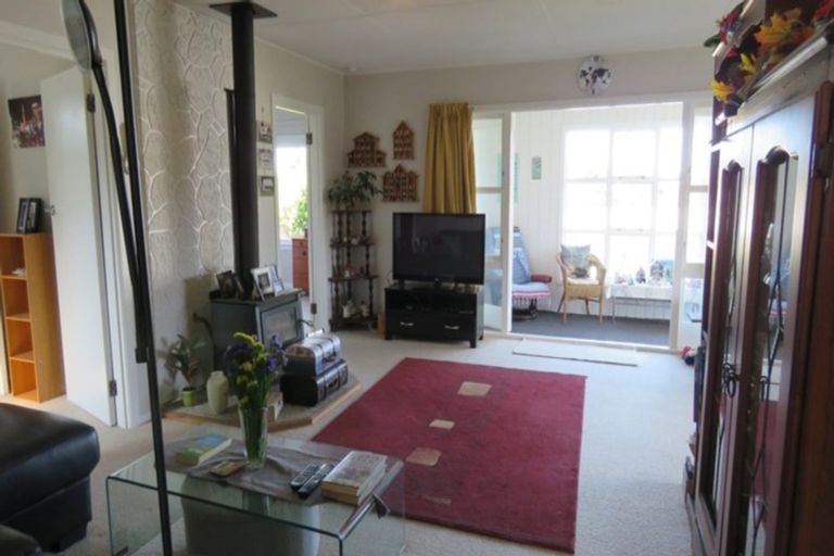 Photo of property in 15 Ferry Street, Foxton Beach, Foxton, 4815