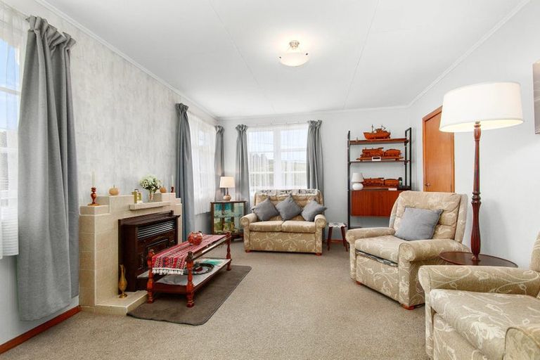Photo of property in 15 Chittick Street, Stokes Valley, Lower Hutt, 5019