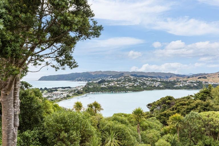 Photo of property in 55 Kahu Road, Paremata, Porirua, 5024