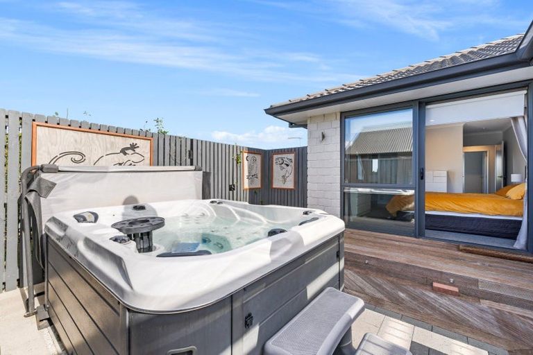 Photo of property in 6 Blacklock Road, Pyes Pa, Tauranga, 3112