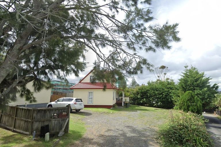 Photo of property in 28 Miriam Corban Heights, Henderson, Auckland, 0612