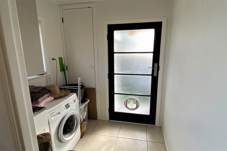 Photo of property in 41 Farquhar Road, Glendene, Auckland, 0602