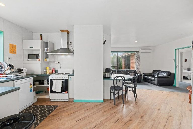 Photo of property in 64 Acacia Avenue, Upper Riccarton, Christchurch, 8041